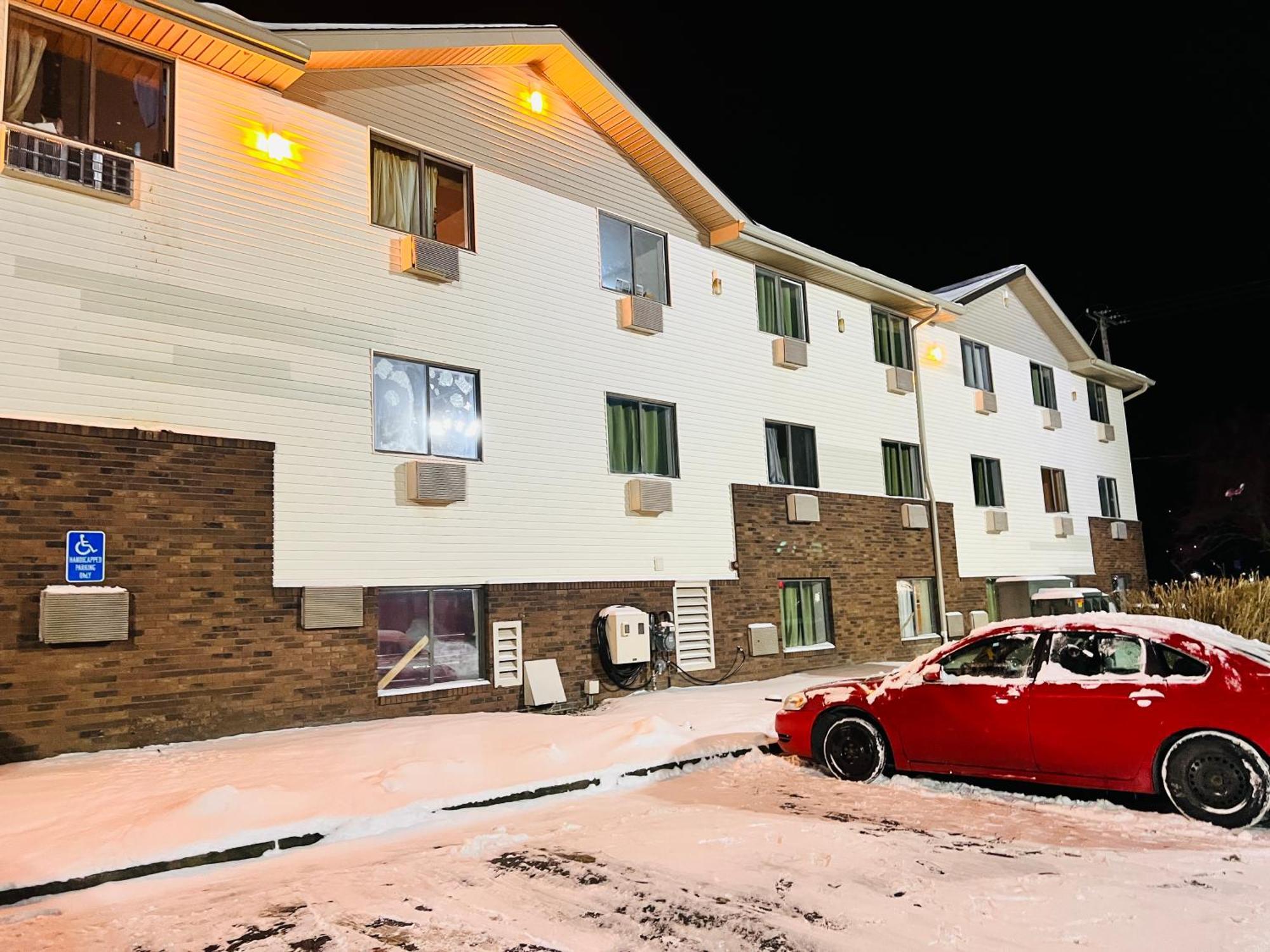 Super Inn By Oyo Lansing Mi Exterior photo
