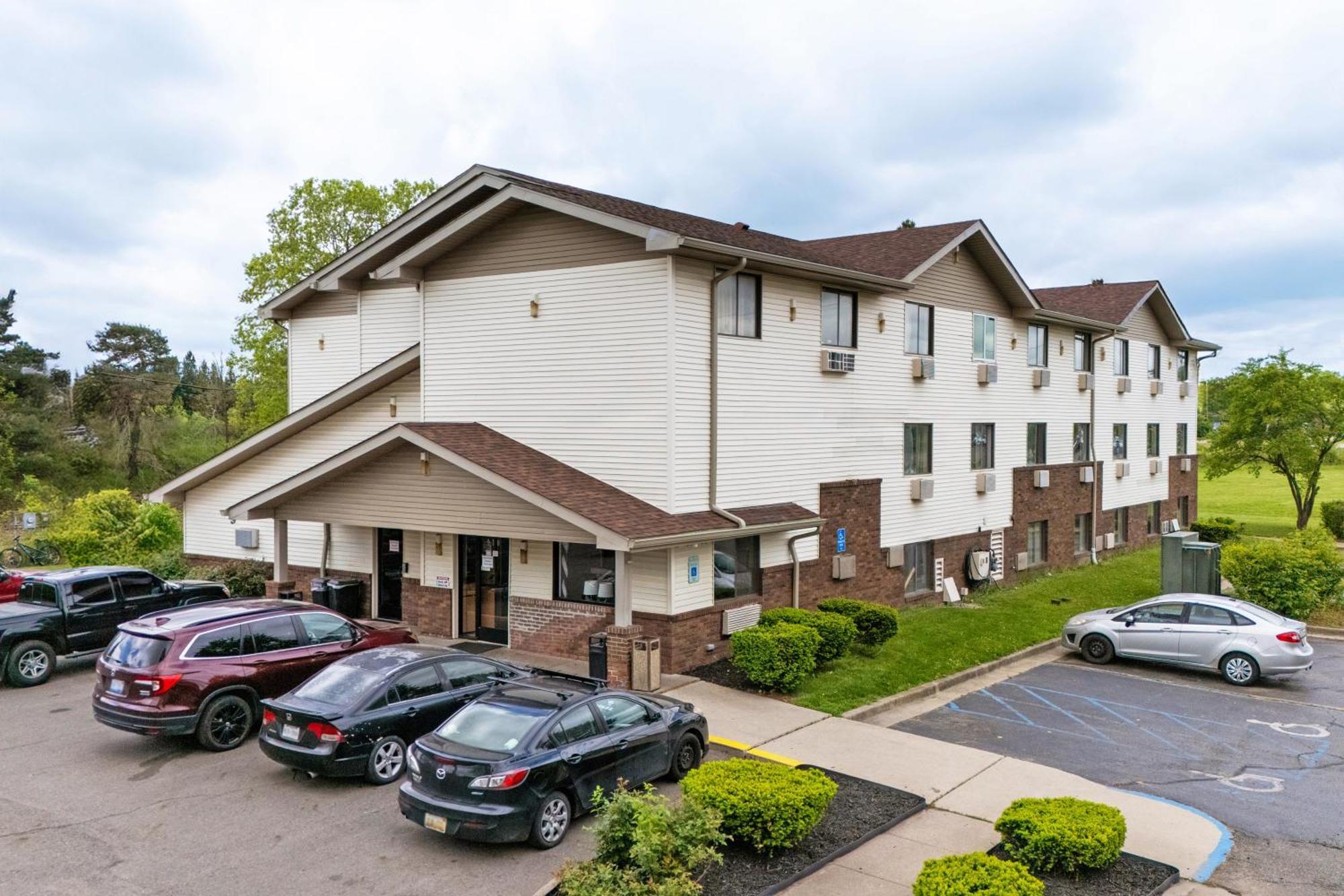 Super Inn By Oyo Lansing Mi Exterior photo